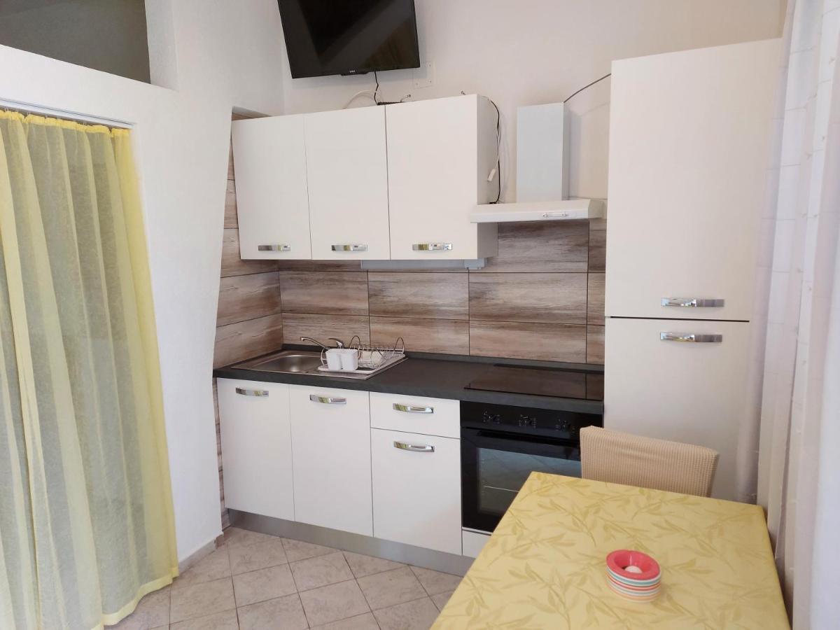 Apartments & Rooms Nensi Baska  Bagian luar foto