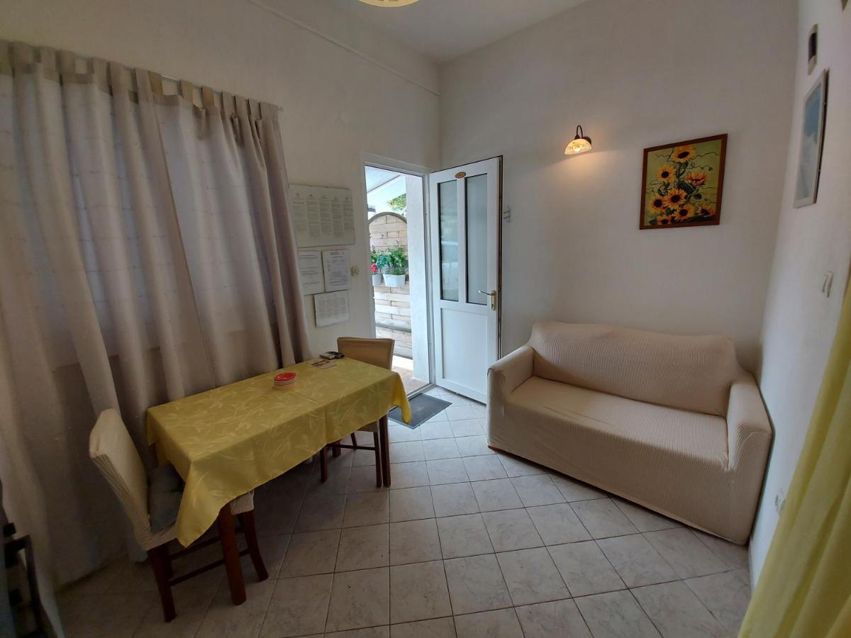 Apartments & Rooms Nensi Baska  Bagian luar foto