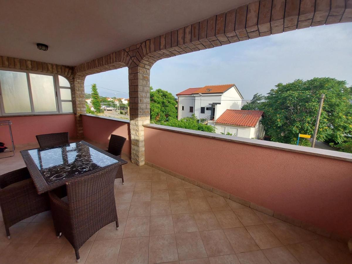 Apartments & Rooms Nensi Baska  Bagian luar foto
