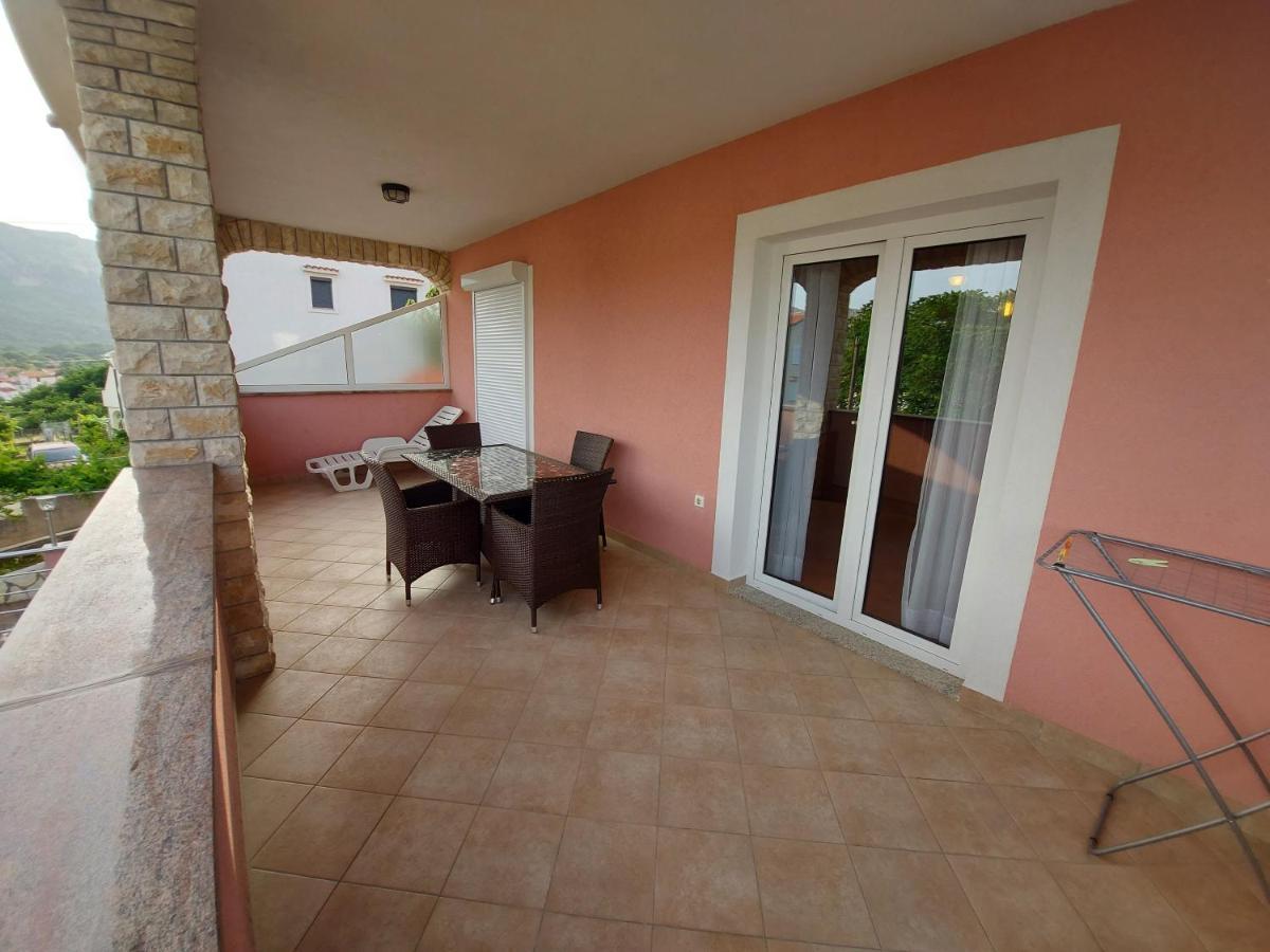 Apartments & Rooms Nensi Baska  Bagian luar foto