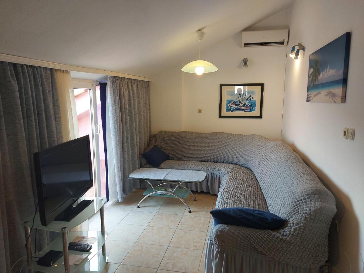 Apartments & Rooms Nensi Baska  Bagian luar foto