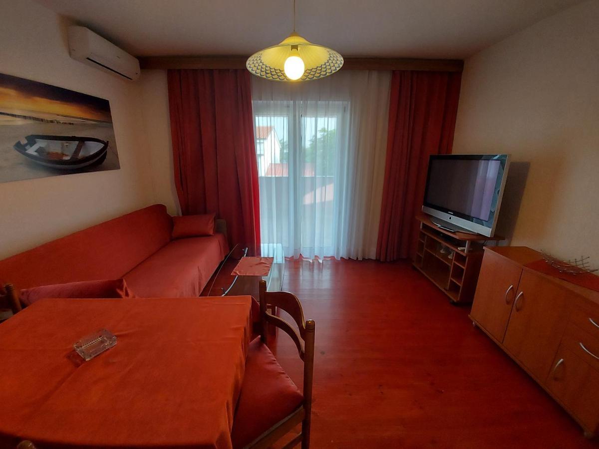 Apartments & Rooms Nensi Baska  Bagian luar foto