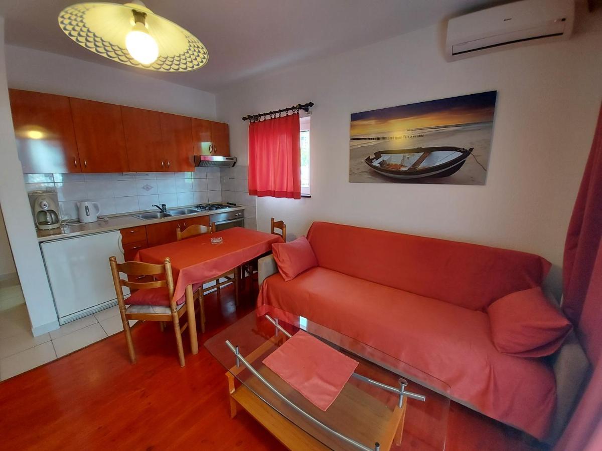 Apartments & Rooms Nensi Baska  Bagian luar foto
